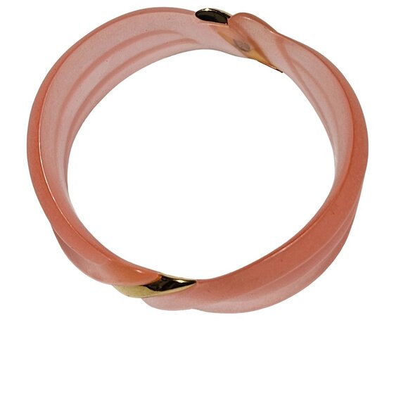 Retro Pink Lucite Bangle Bracelet Gold Tone Accents Statement Fashion Jewelry - Picture 3 of 4